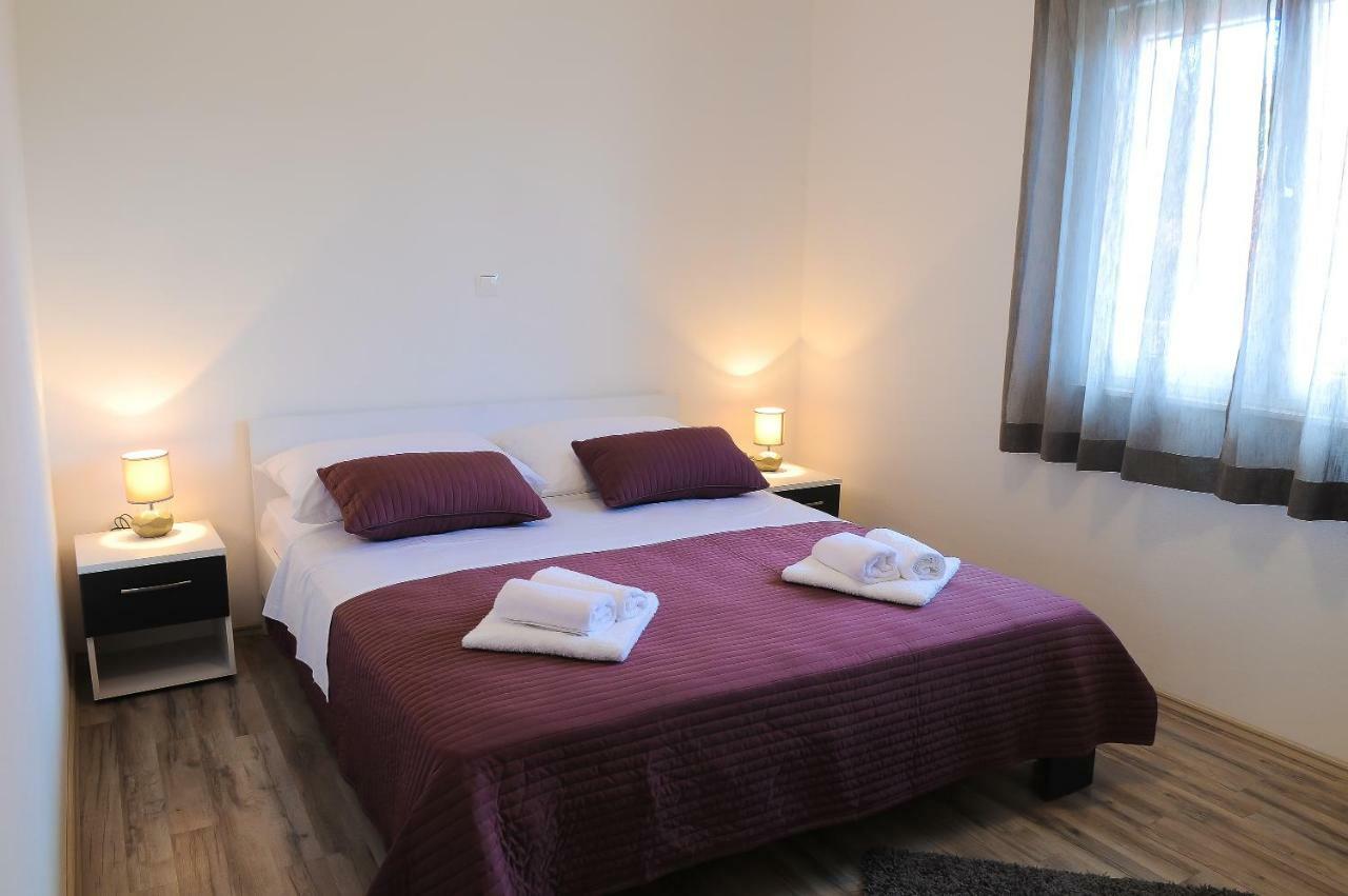 Apartment Petar Kaštela Esterno foto